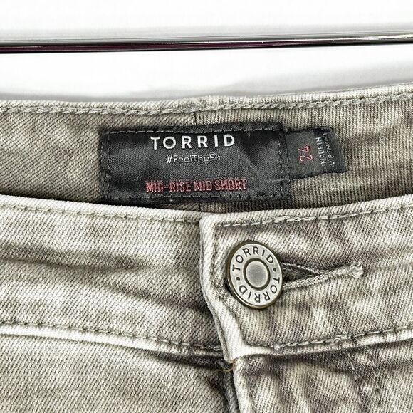 Torrid Plus Sz 24 Denim Shorts Boyfriend Vintage Stretch Mid Rise Short Gray 553 - Picture 13 of 14